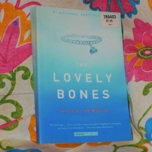 🧡 4 for $20 The Lovely Bones Novel Book Alice Sebold New Paperback Soft Cover